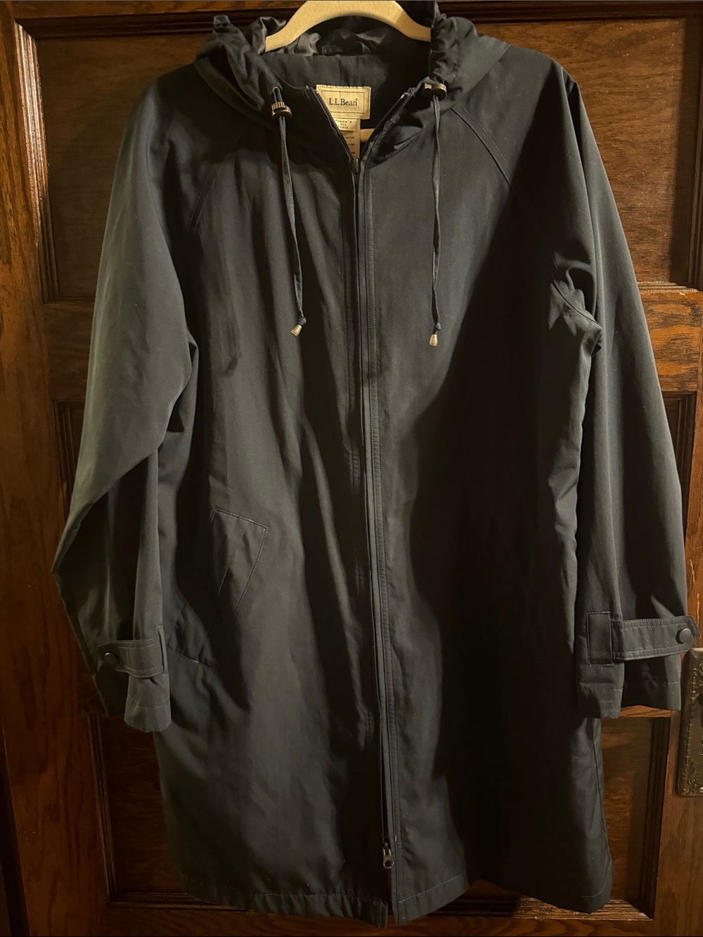 LL Bean Navy Blue Hooded Rain Jacket, Size Large
